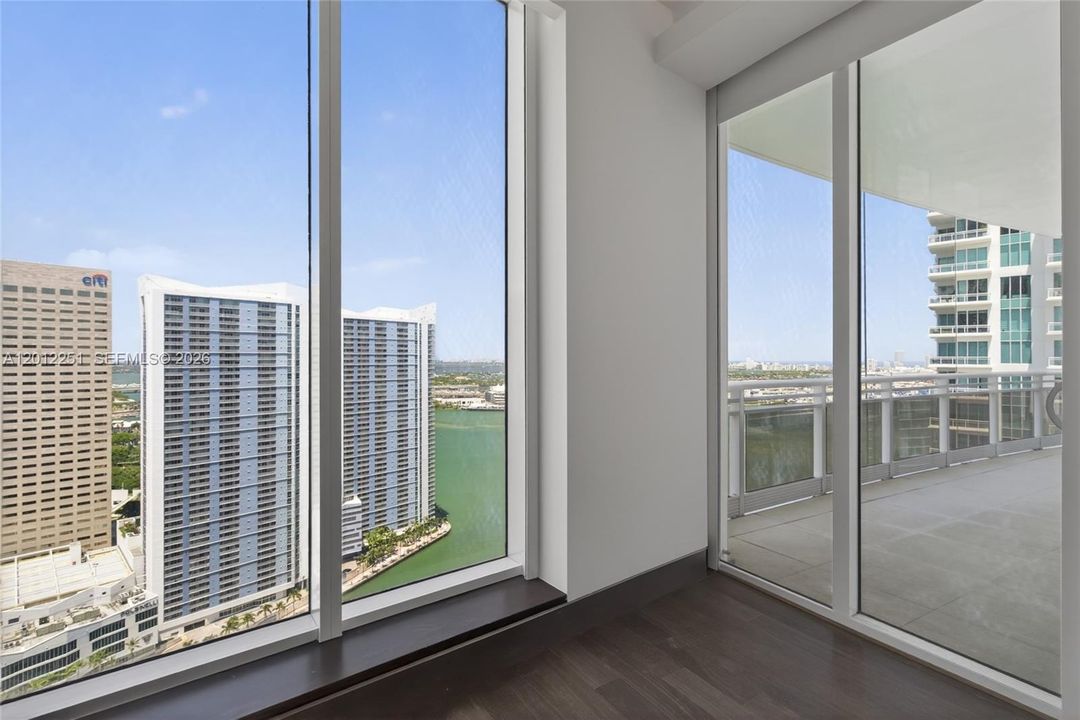 Active With Contract: $1,750,000 (2 beds, 2 baths, 1784 Square Feet)
