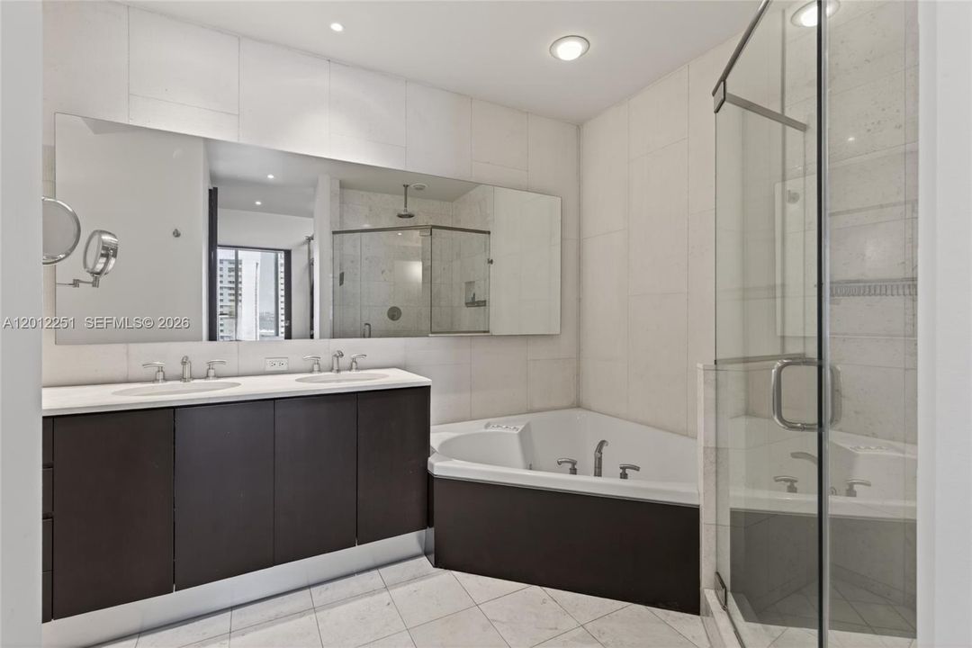 Active With Contract: $1,750,000 (2 beds, 2 baths, 1784 Square Feet)