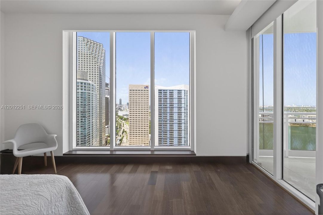 Active With Contract: $1,750,000 (2 beds, 2 baths, 1784 Square Feet)