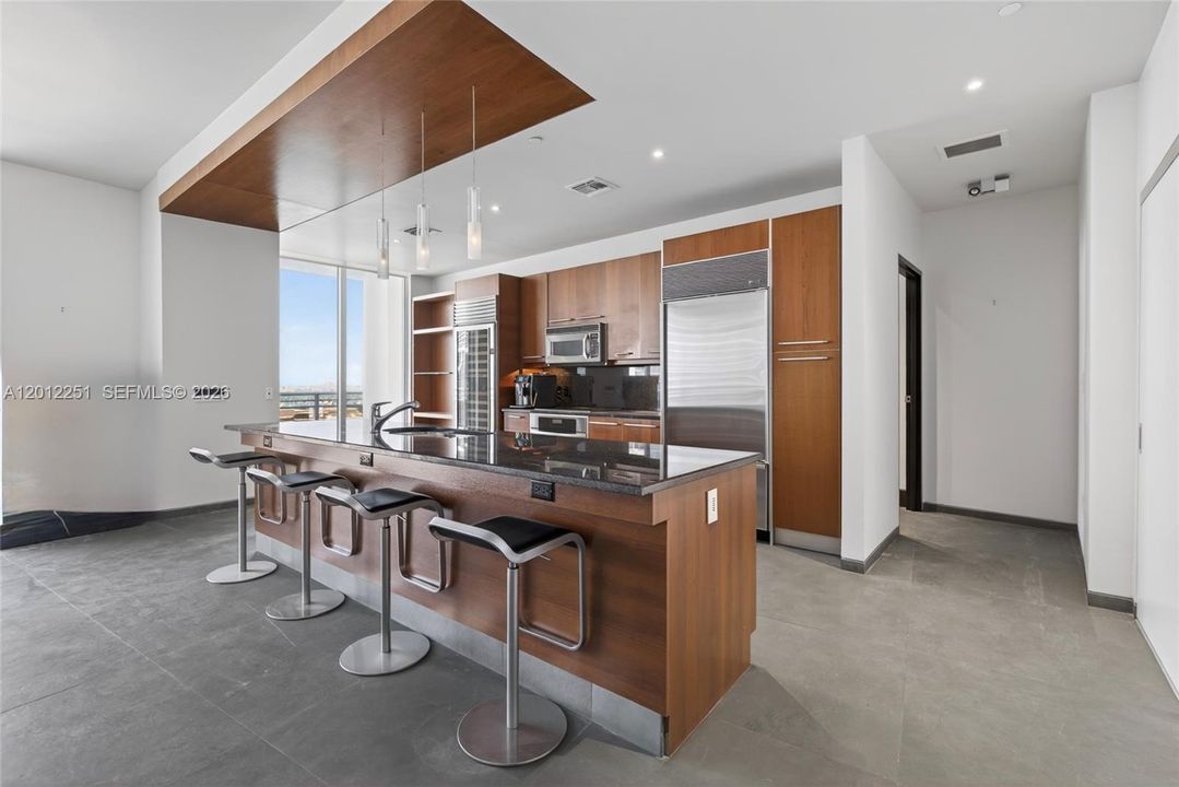 Active With Contract: $1,750,000 (2 beds, 2 baths, 1784 Square Feet)