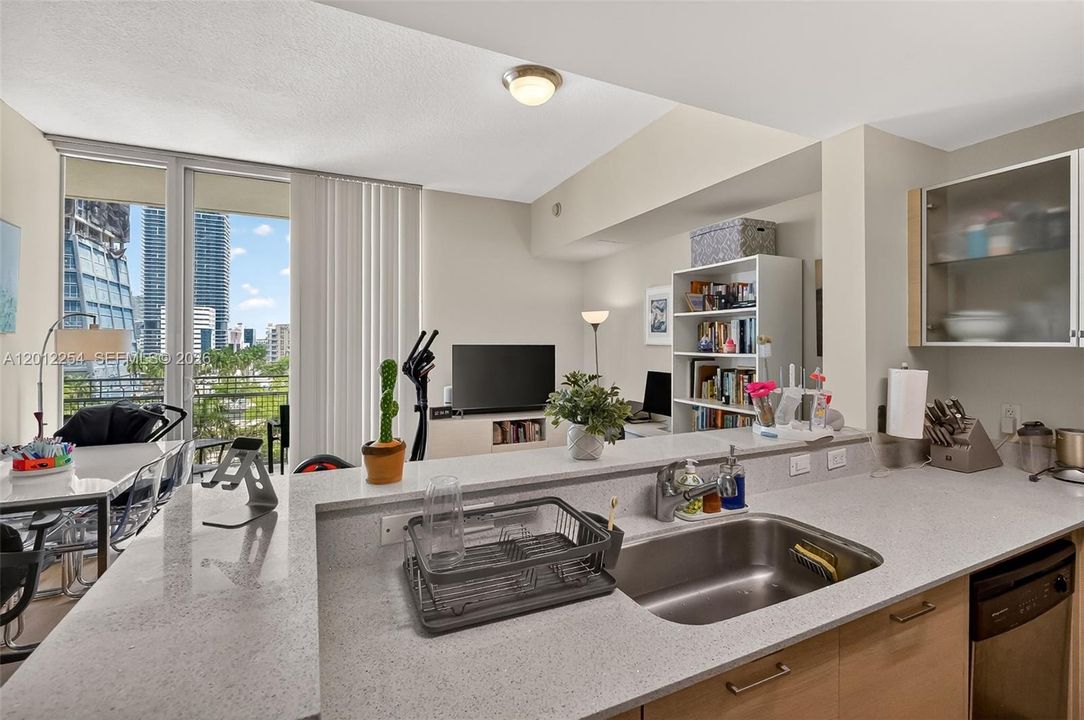 En Venta: $339,000 (1 camas, 1 baños, 679 Pies cuadrados)