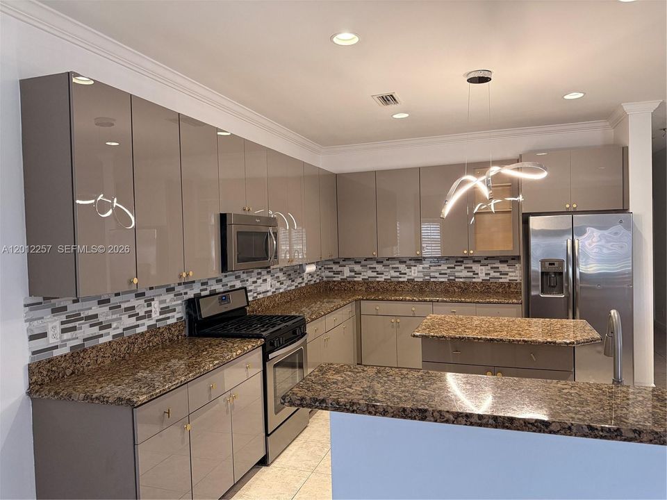 Active With Contract: $3,995 (5 beds, 3 baths, 2708 Square Feet)