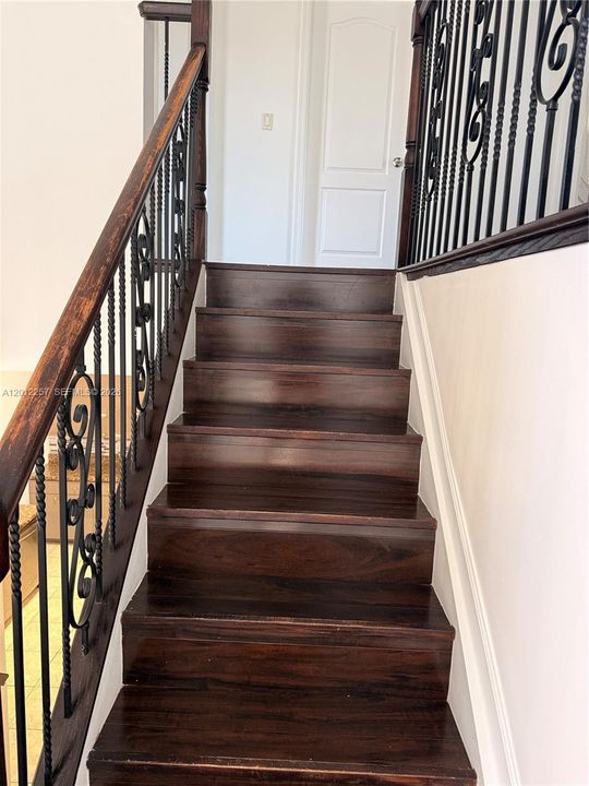 Active With Contract: $3,995 (5 beds, 3 baths, 2708 Square Feet)