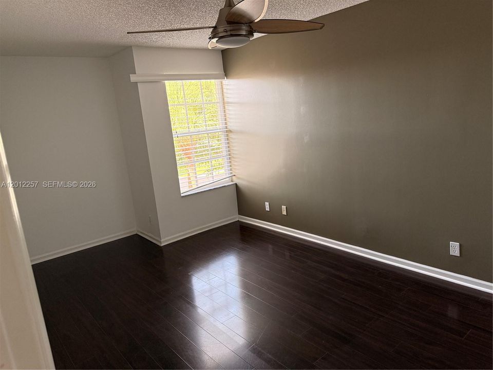 Active With Contract: $3,995 (5 beds, 3 baths, 2708 Square Feet)