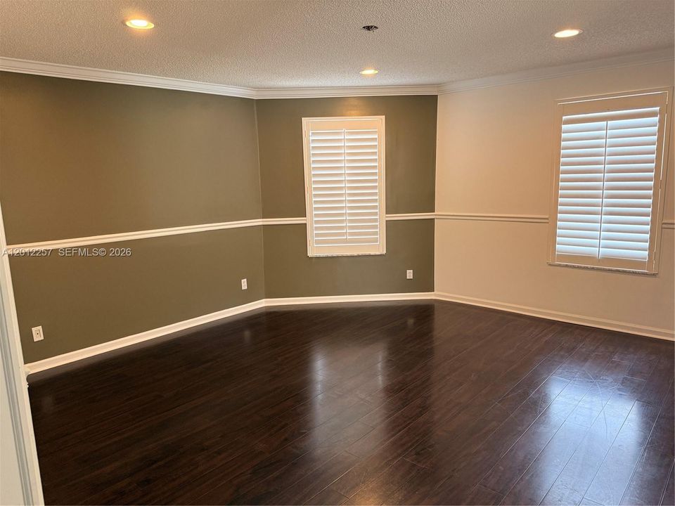 Active With Contract: $3,995 (5 beds, 3 baths, 2708 Square Feet)