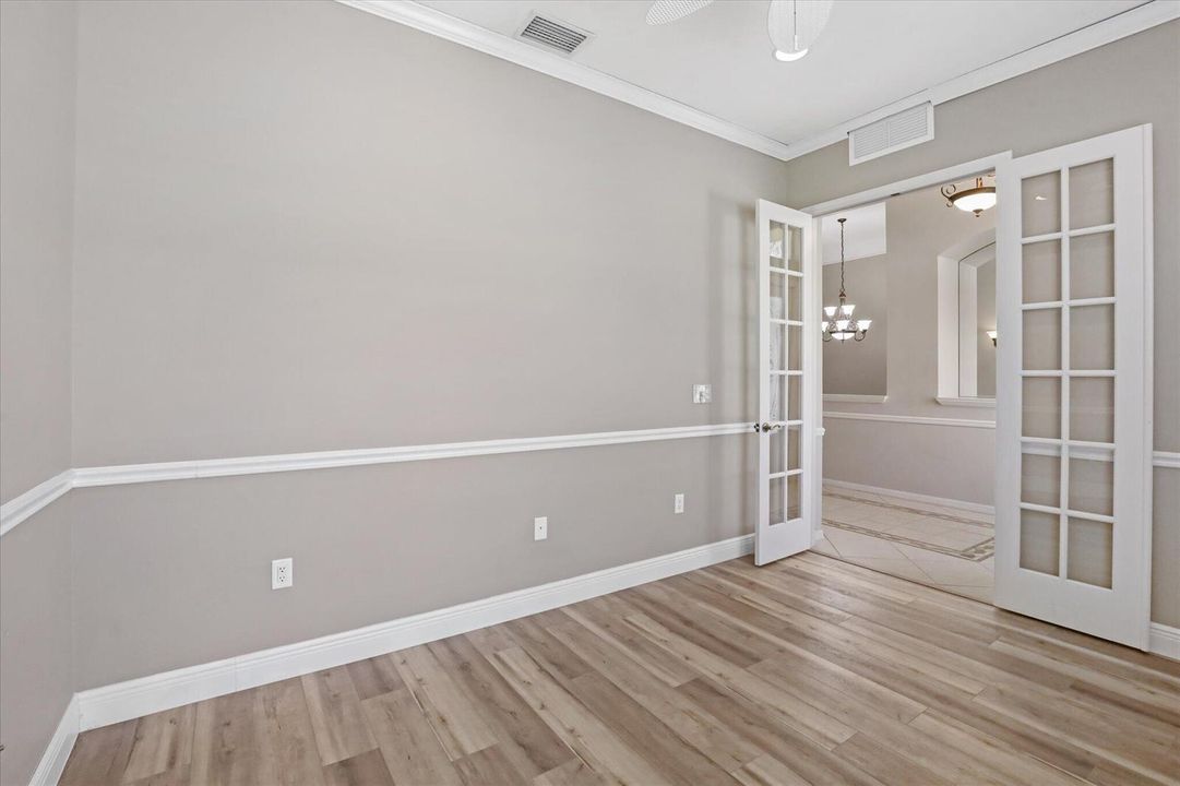 bedroom 4 / office
