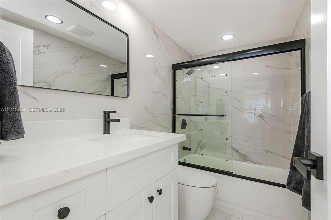En Venta: $499,999 (1 camas, 1 baños, 870 Pies cuadrados)