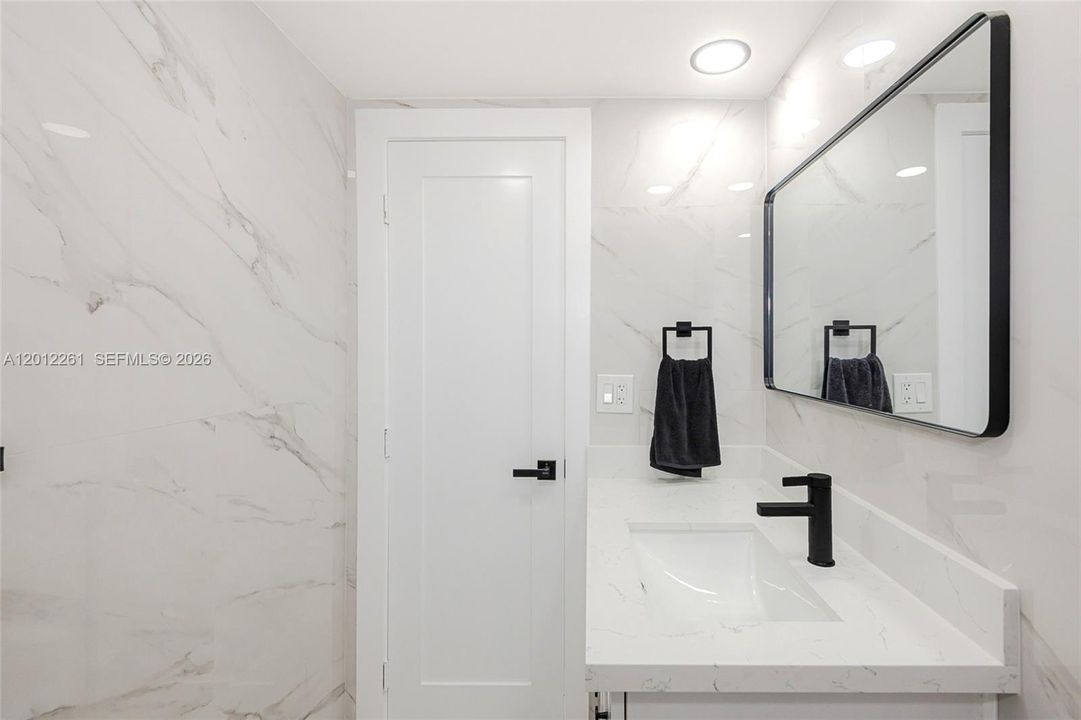 En Venta: $499,999 (1 camas, 1 baños, 870 Pies cuadrados)