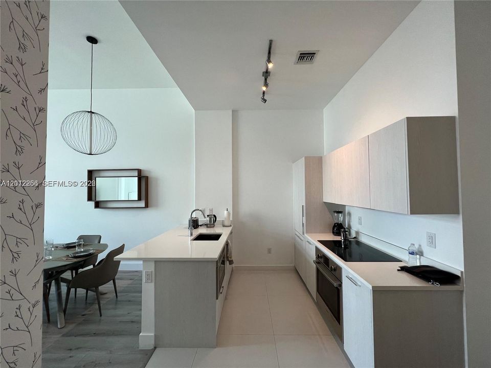 В аренду: $3,390 (1 спален, 1 ванн, 610 Квадратных фут)