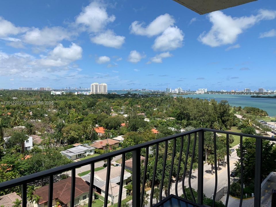 For Sale: $590,000 (2 beds, 2 baths, 1316 Square Feet)