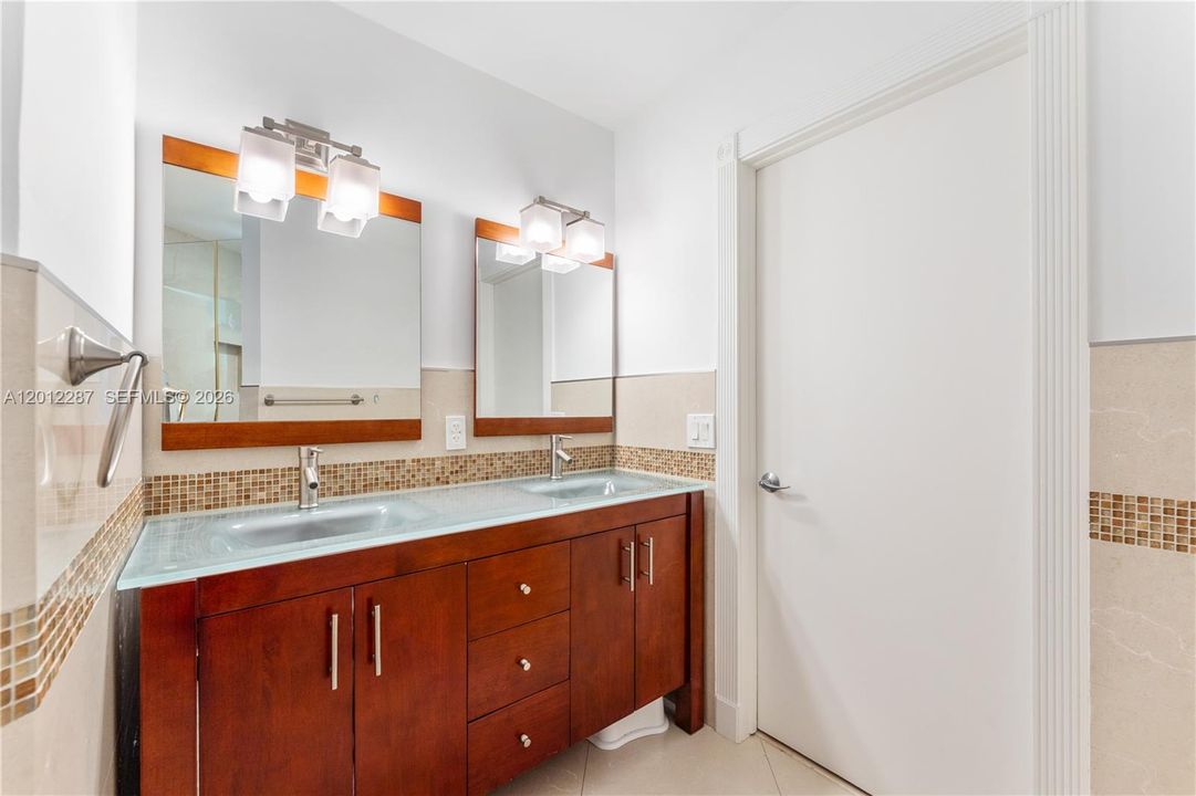 En Venta: $4,950,000 (7 camas, 6 baños, 4278 Pies cuadrados)