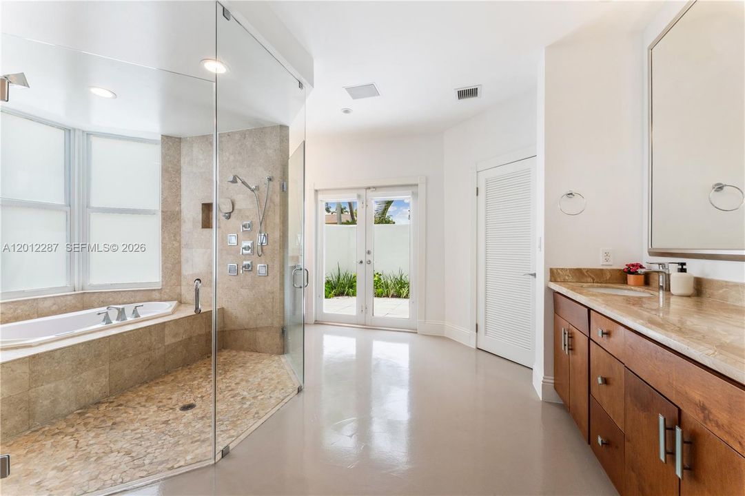 En Venta: $4,950,000 (7 camas, 6 baños, 4278 Pies cuadrados)