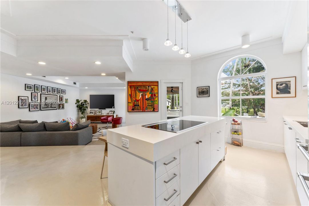 En Venta: $4,950,000 (7 camas, 6 baños, 4278 Pies cuadrados)