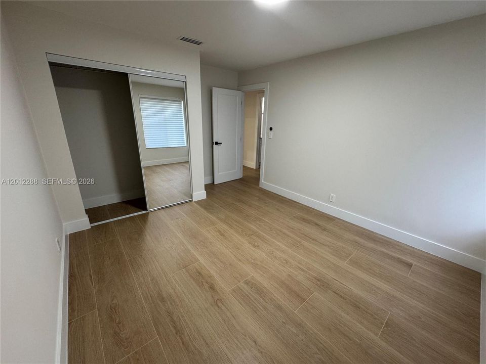В аренду: $6,000 (4 спален, 2 ванн, 1520 Квадратных фут)