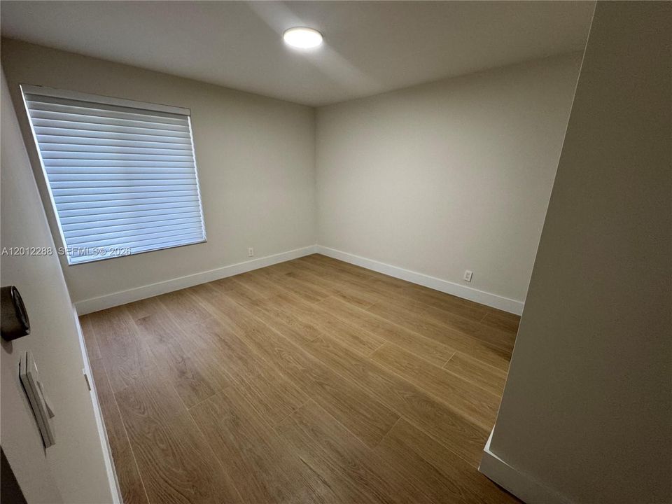 В аренду: $6,000 (4 спален, 2 ванн, 1520 Квадратных фут)