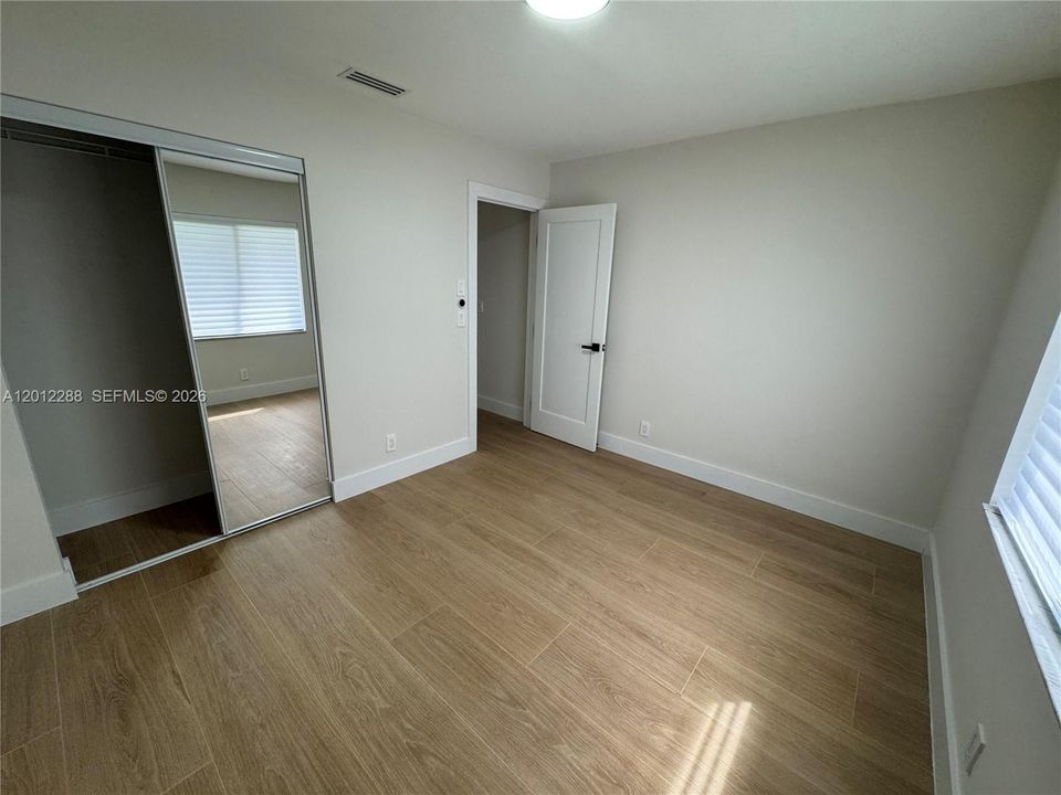 В аренду: $6,000 (4 спален, 2 ванн, 1520 Квадратных фут)