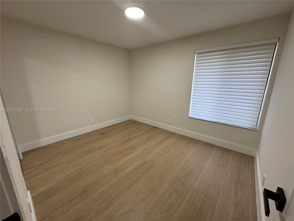 В аренду: $6,000 (4 спален, 2 ванн, 1520 Квадратных фут)