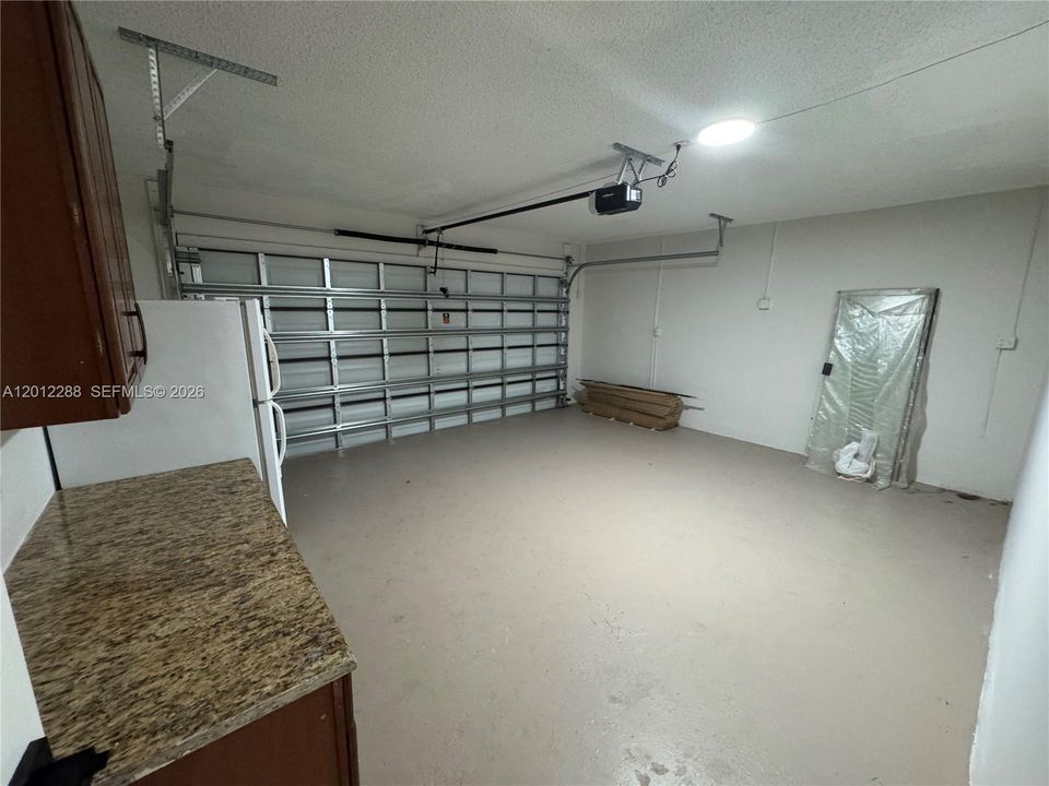 В аренду: $6,000 (4 спален, 2 ванн, 1520 Квадратных фут)