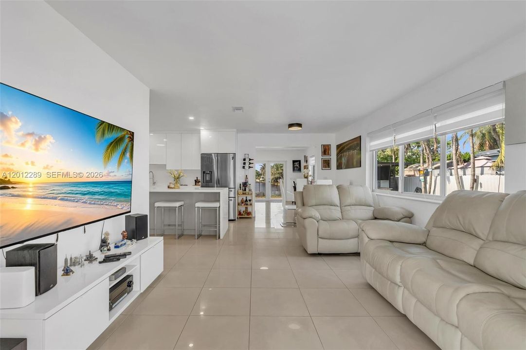Недавно продано: $699,990 (3 спален, 2 ванн, 1368 Квадратных фут)