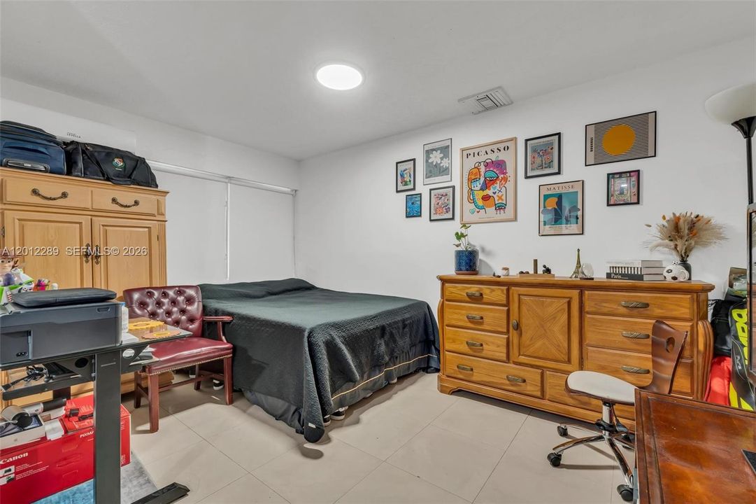 Недавно продано: $699,990 (3 спален, 2 ванн, 1368 Квадратных фут)