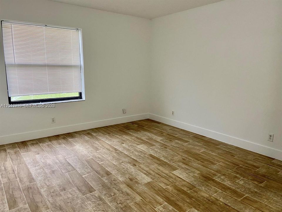 For Rent: $2,190 (2 beds, 2 baths, 867 Square Feet)