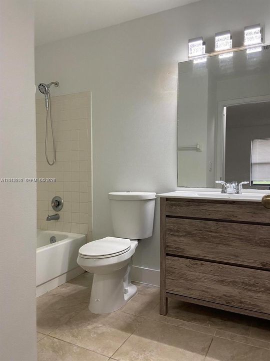 For Rent: $2,190 (2 beds, 2 baths, 867 Square Feet)