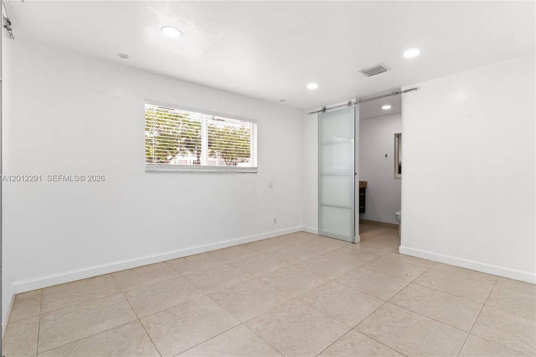 Activo con contrato: $699,000 (3 camas, 2 baños, 1528 Pies cuadrados)