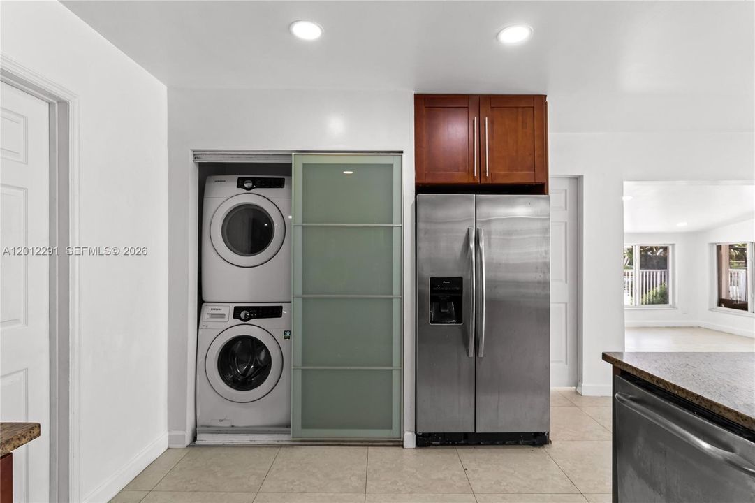 Activo con contrato: $699,000 (3 camas, 2 baños, 1528 Pies cuadrados)