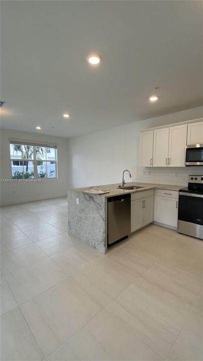 Active With Contract: $4,280 (4 beds, 3 baths, 2297 Square Feet)