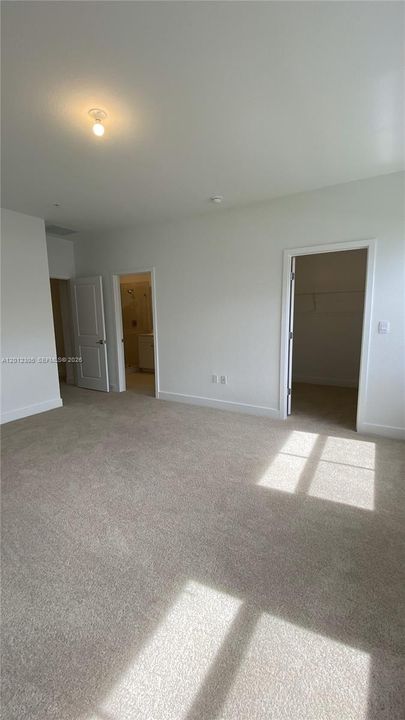 Active With Contract: $4,280 (4 beds, 3 baths, 2297 Square Feet)