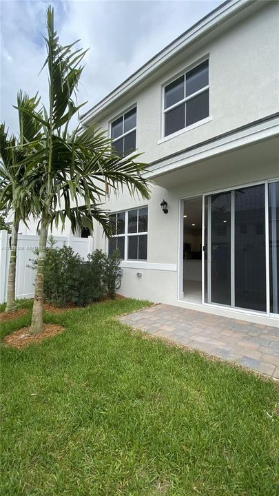 Active With Contract: $4,280 (4 beds, 3 baths, 2297 Square Feet)