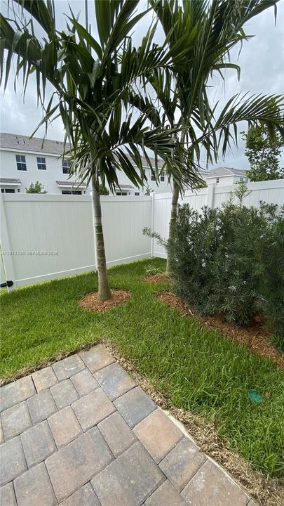 Active With Contract: $4,280 (4 beds, 3 baths, 2297 Square Feet)