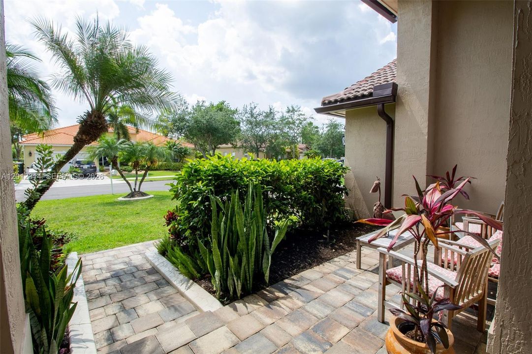 En Venta: $775,000 (5 camas, 3 baños, 2973 Pies cuadrados)