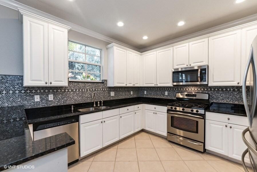 Open Modern Kitchen