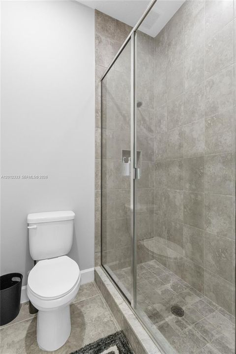 Под контрактом: $799,999 (5 спален, 4 ванн, 3330 Квадратных фут)