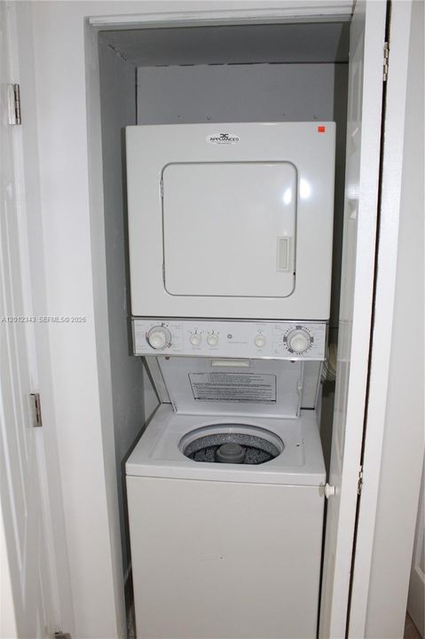 Под контрактом: $1,750 (1 спален, 1 ванн, 796 Квадратных фут)