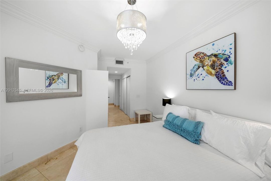 For Sale: $1,475,000 (2 beds, 2 baths, 1490 Square Feet)