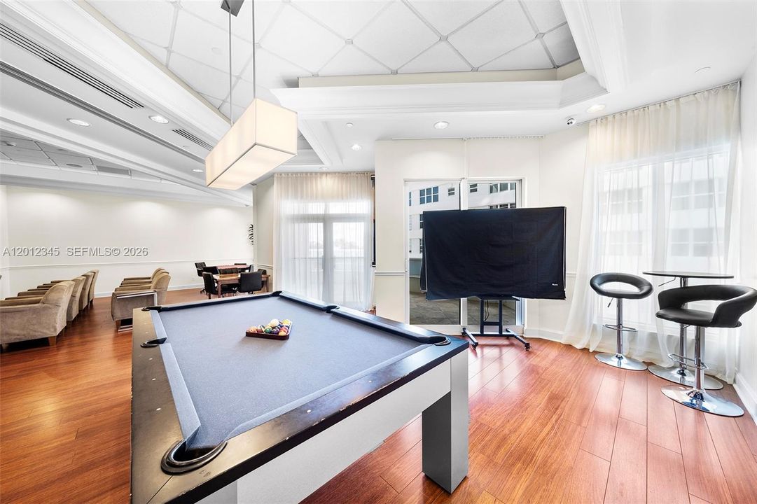 Green Diamond - Social Room