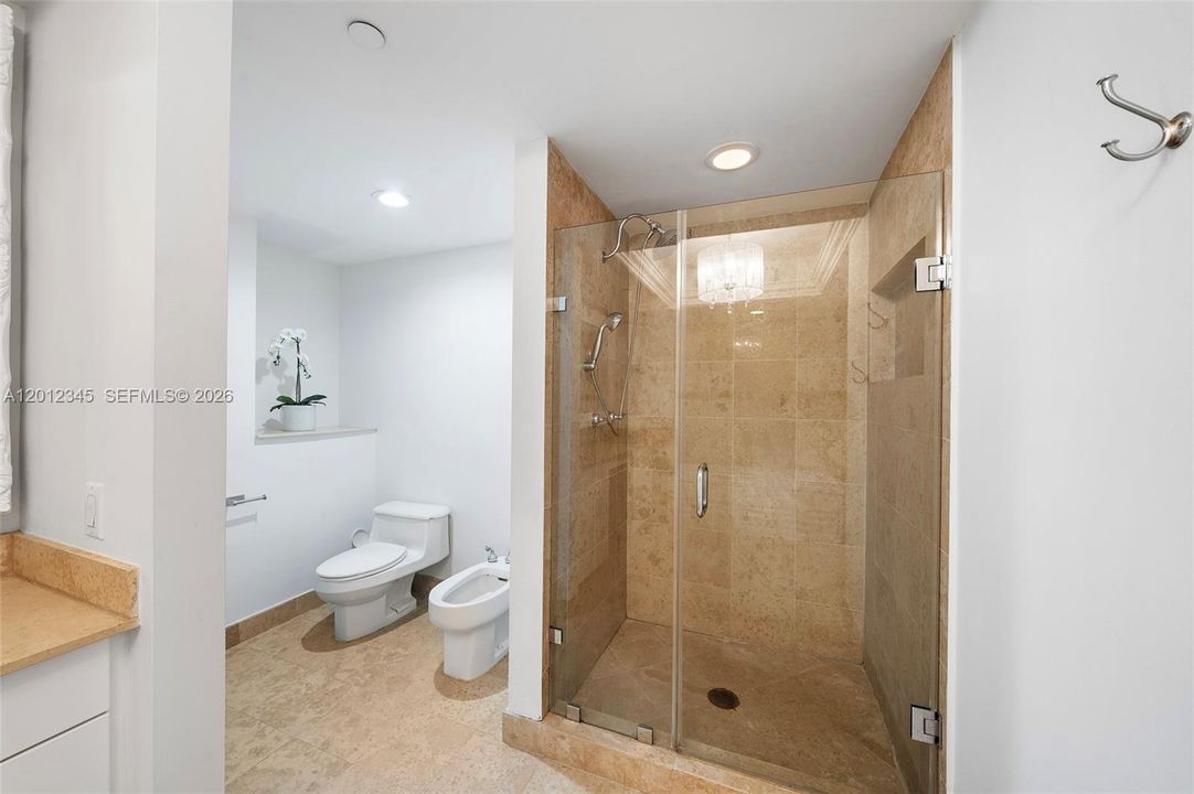 For Sale: $1,475,000 (2 beds, 2 baths, 1490 Square Feet)