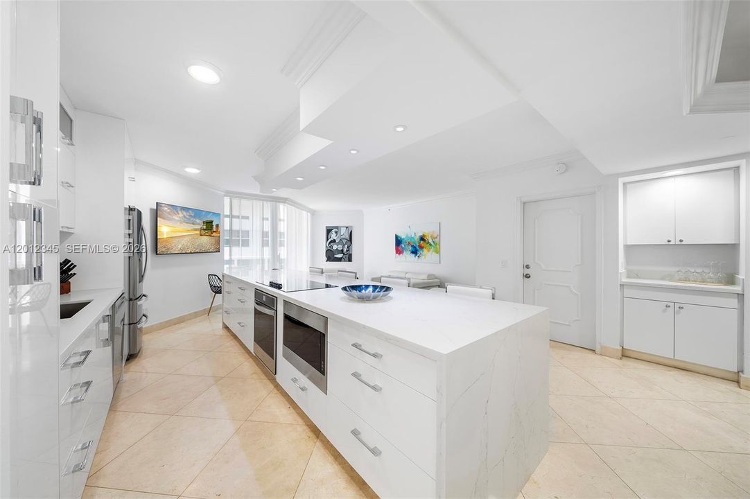 For Sale: $1,475,000 (2 beds, 2 baths, 1490 Square Feet)