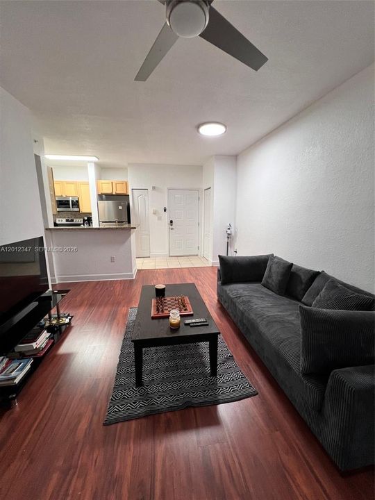 Activo con contrato: $2,300 (1 camas, 1 baños, 652 Pies cuadrados)