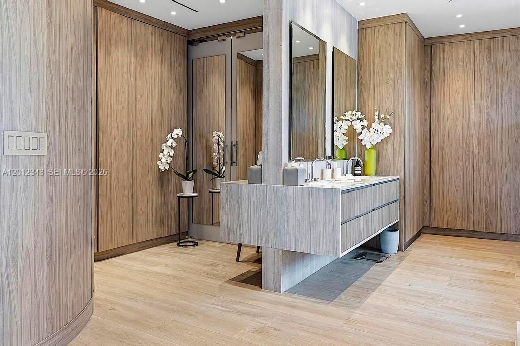 В аренду: $32,000 (3 спален, 3 ванн, 2478 Квадратных фут)