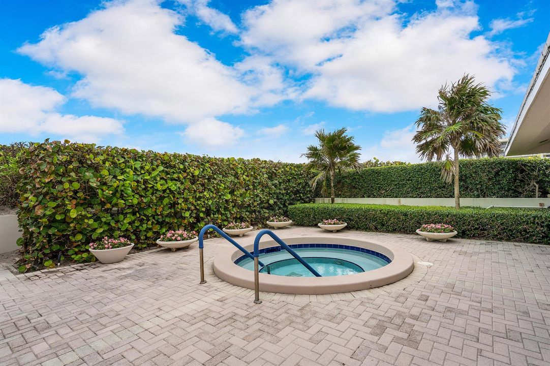 039-3250SouthOceanBoulevard-206S-PalmBea