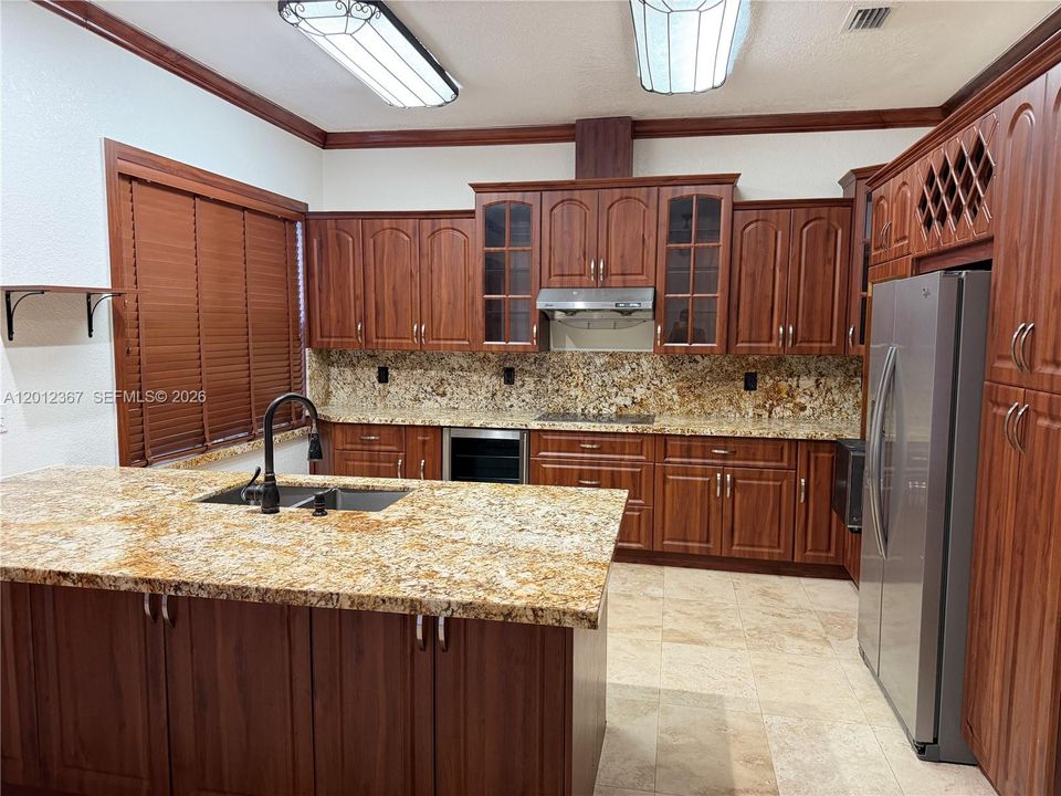 Active With Contract: $2,950 (4 beds, 4 baths, 2347 Square Feet)