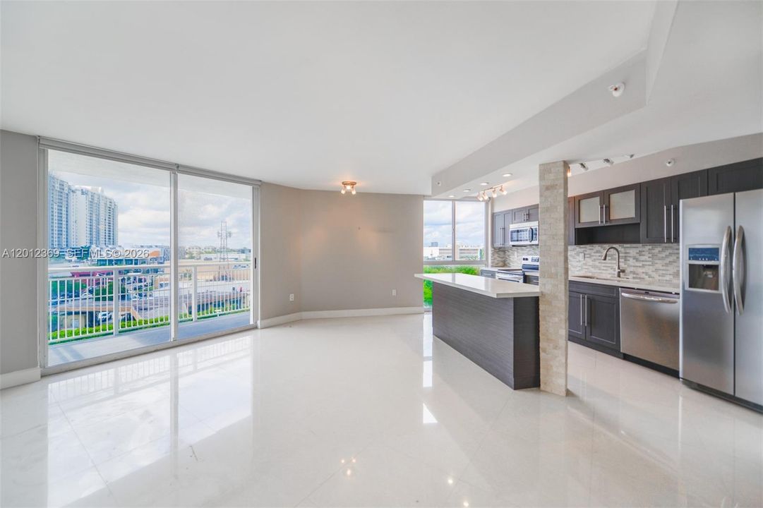 Active With Contract: $4,100 (2 beds, 2 baths, 1000 Square Feet)