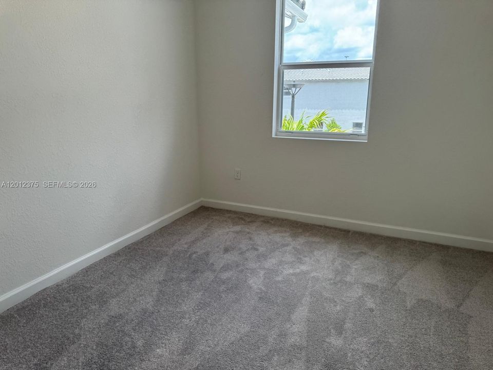 Active With Contract: $4,000 (3 beds, 2 baths, 1787 Square Feet)