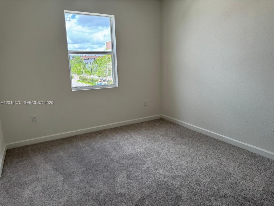 Active With Contract: $4,000 (3 beds, 2 baths, 1787 Square Feet)