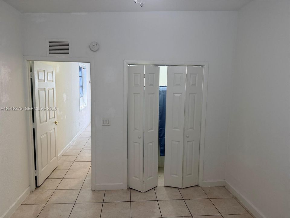 Active With Contract: $1,600 (1 beds, 1 baths, 2031 Square Feet)