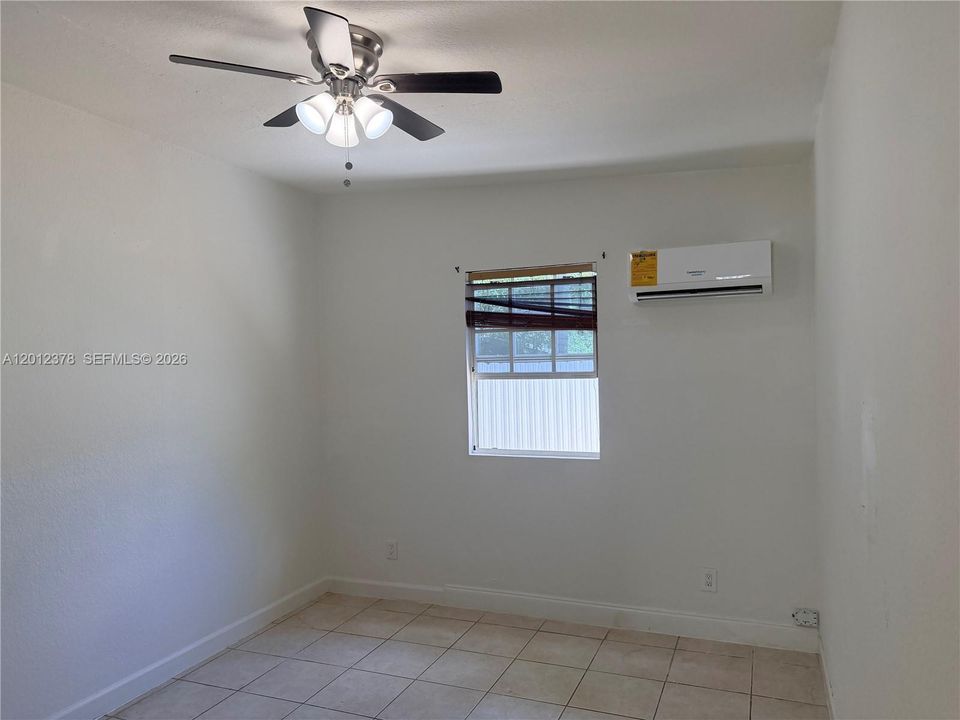 Active With Contract: $1,600 (1 beds, 1 baths, 2031 Square Feet)