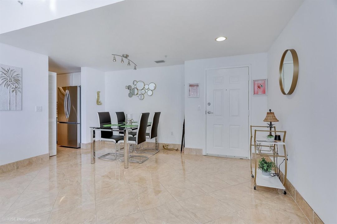 Living to front kitchen